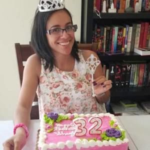 Meet your Posher, Sheyla